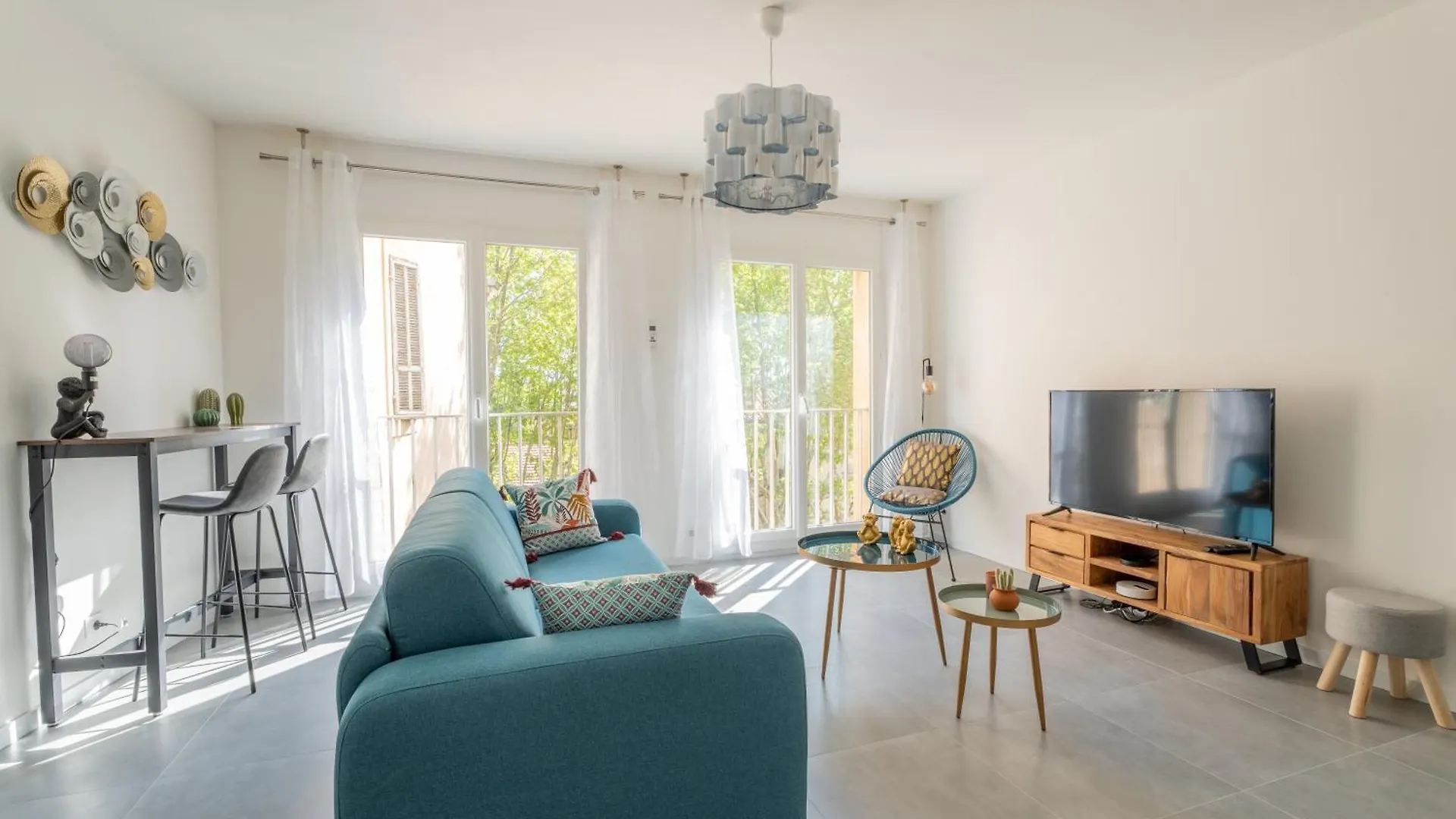 Modernity & Comfort Downtown Aix En Provence contacts